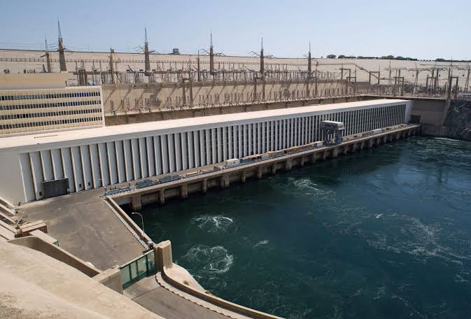 Amazing the High Dam in Aswan.